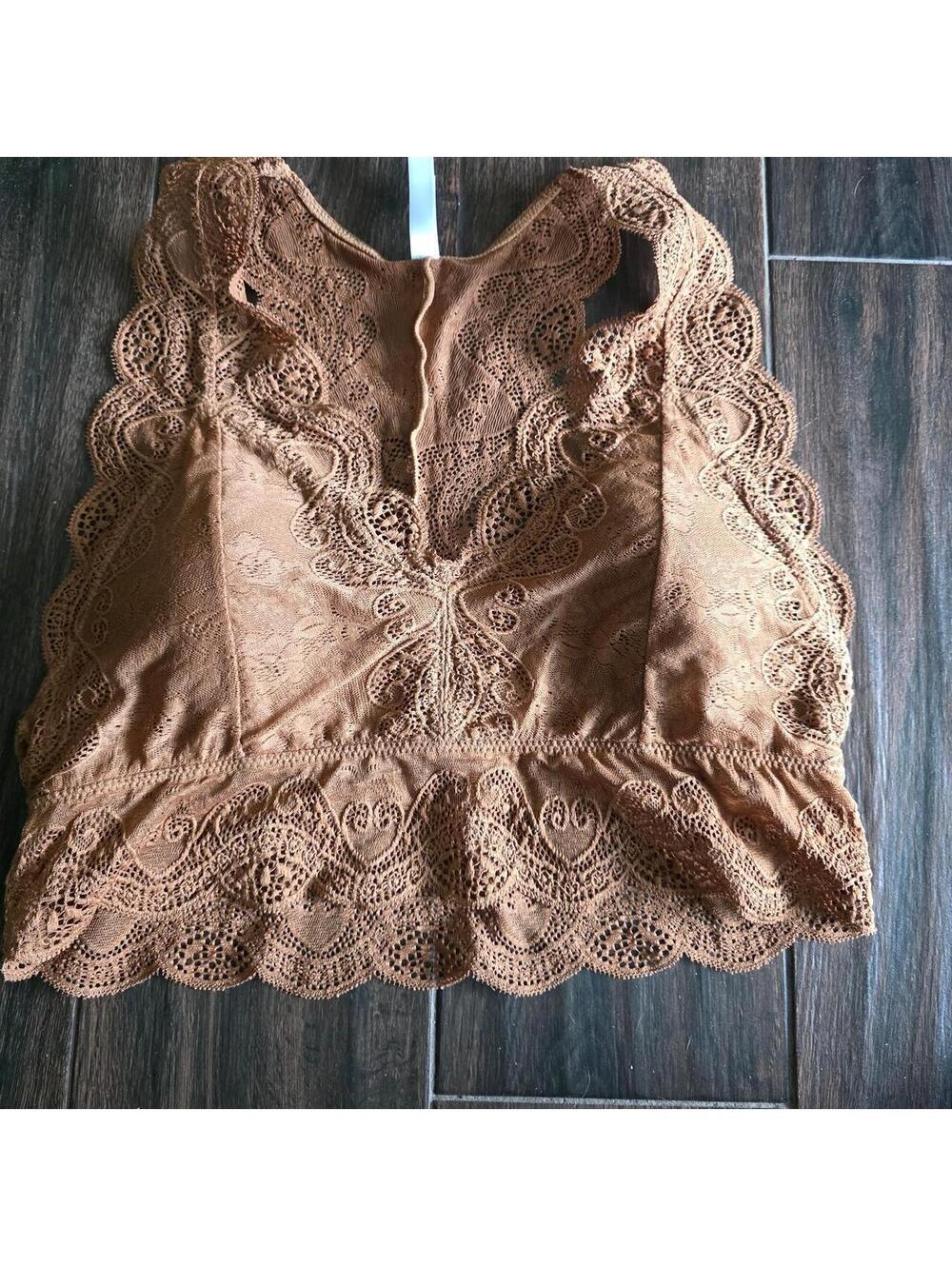 Zenana Outfitters Women's Brown and Tan Crop-top